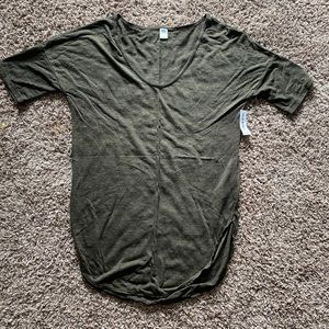 Old Navy top w/slitted scoop